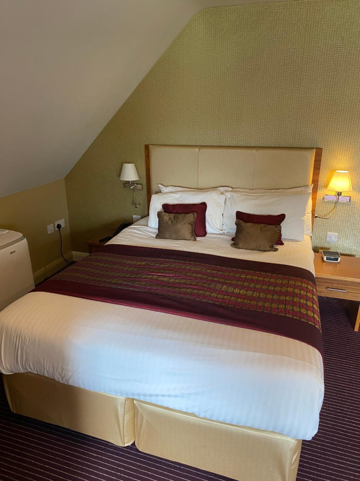 315 Bar&Restaurant Hotel Huddersfield Bagian luar foto