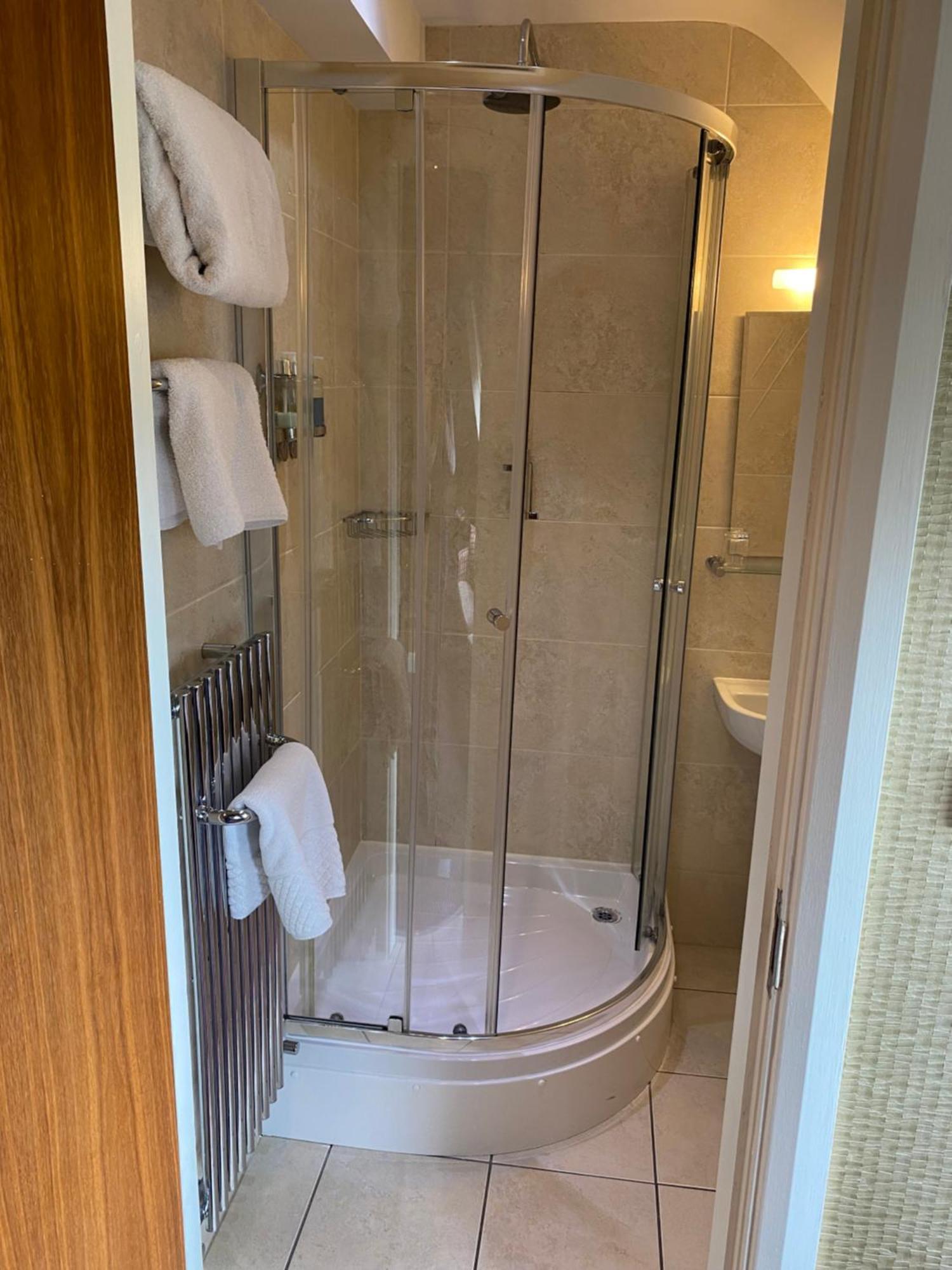 315 Bar&Restaurant Hotel Huddersfield Bagian luar foto