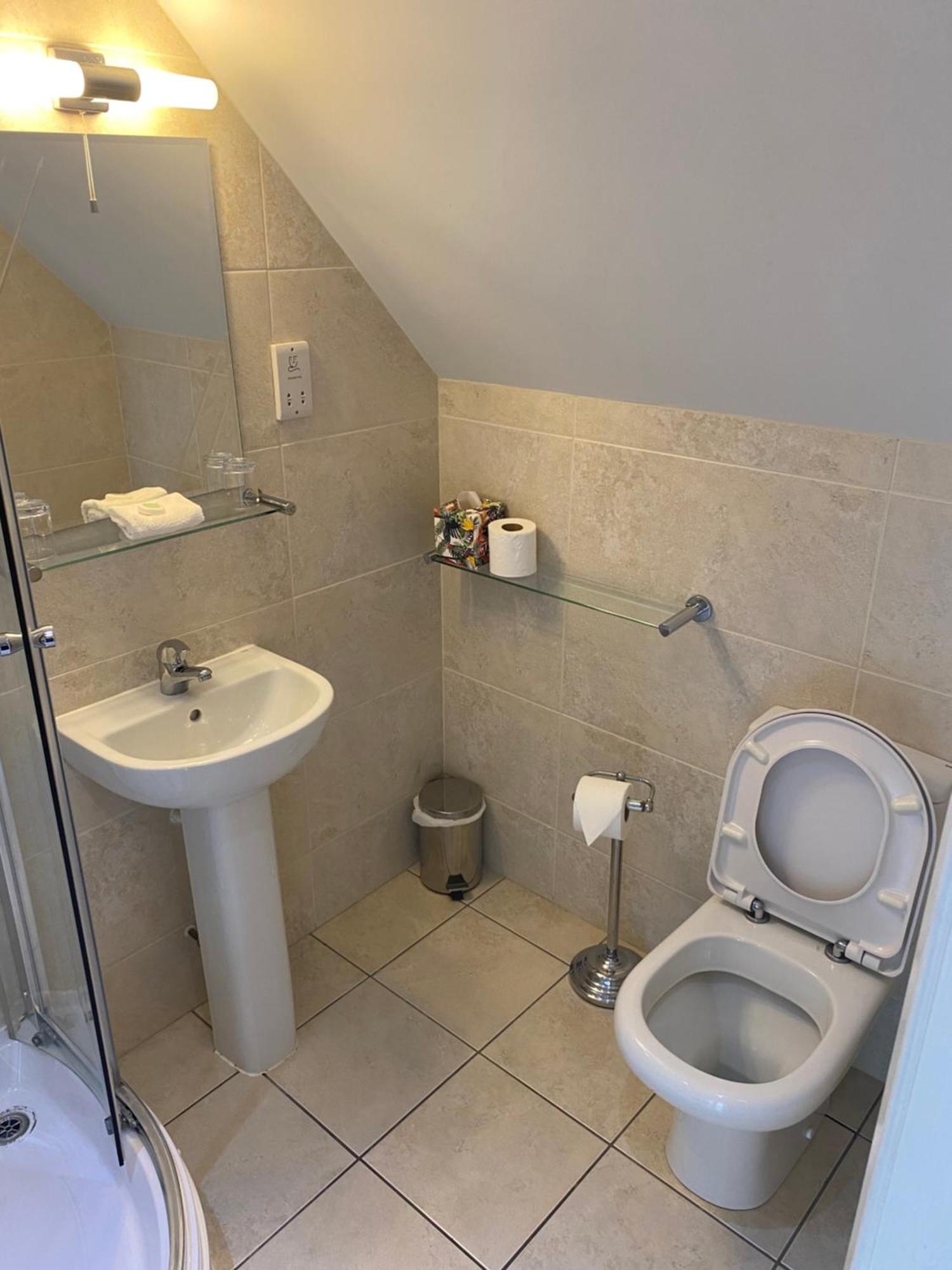 315 Bar&Restaurant Hotel Huddersfield Bagian luar foto