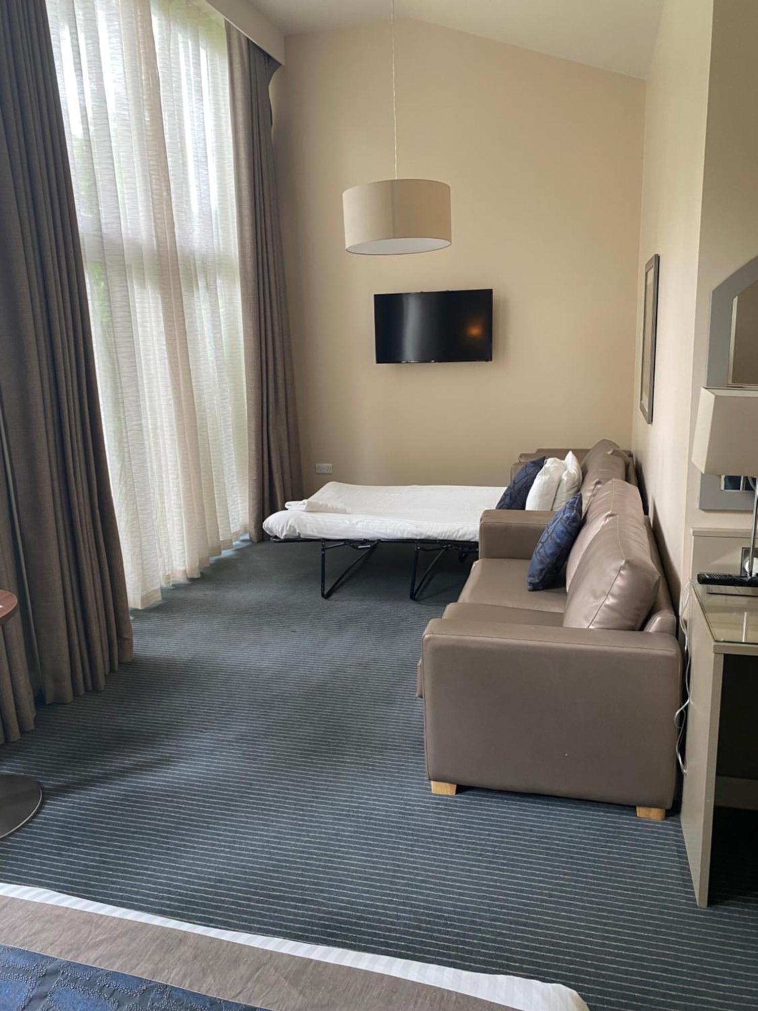 315 Bar&Restaurant Hotel Huddersfield Bagian luar foto