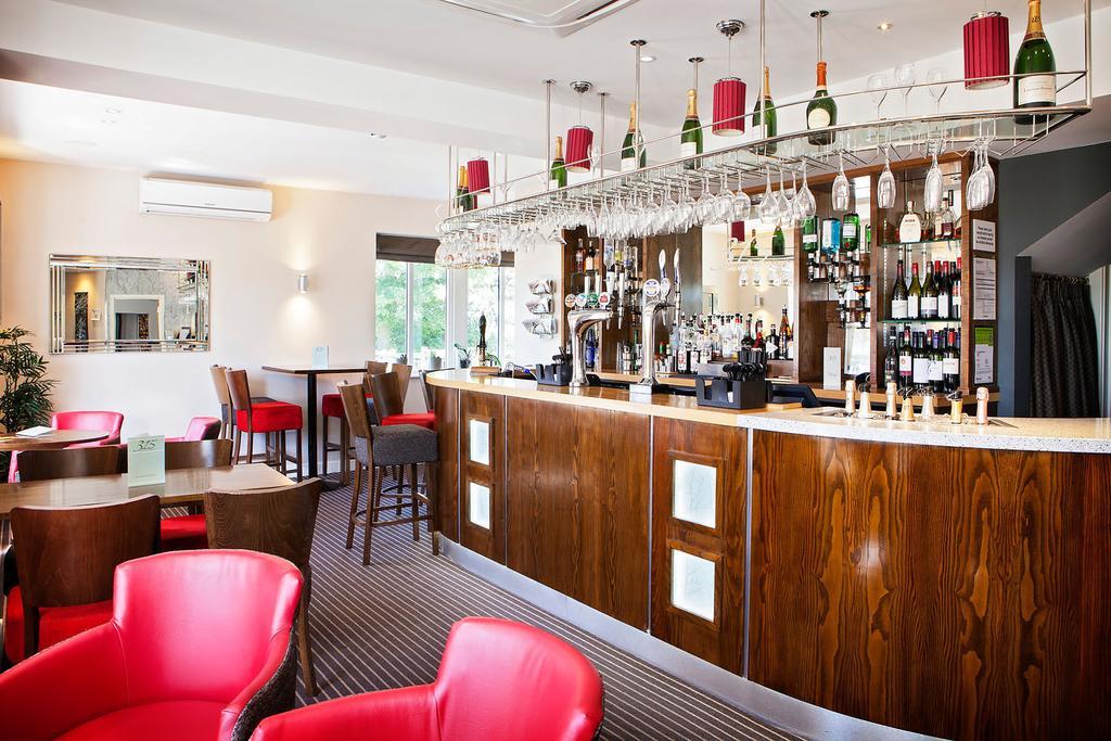 315 Bar&Restaurant Hotel Huddersfield Bagian luar foto